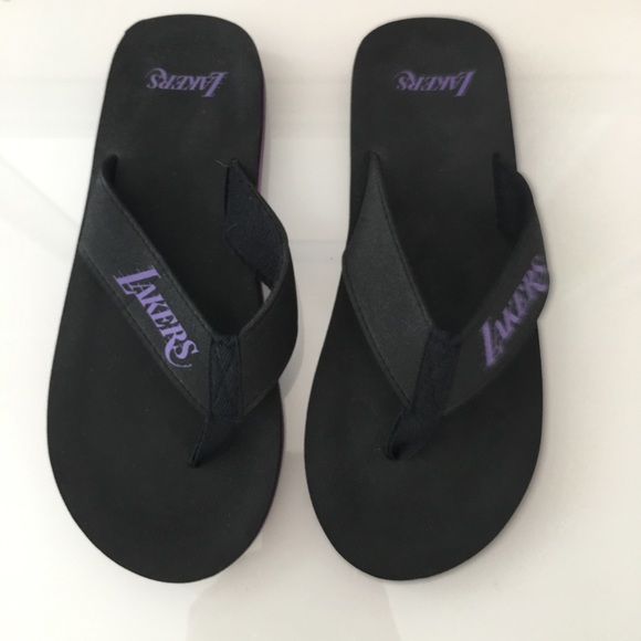 lakers flip flops